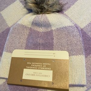 Christian Soriano Sweater & Hat Det